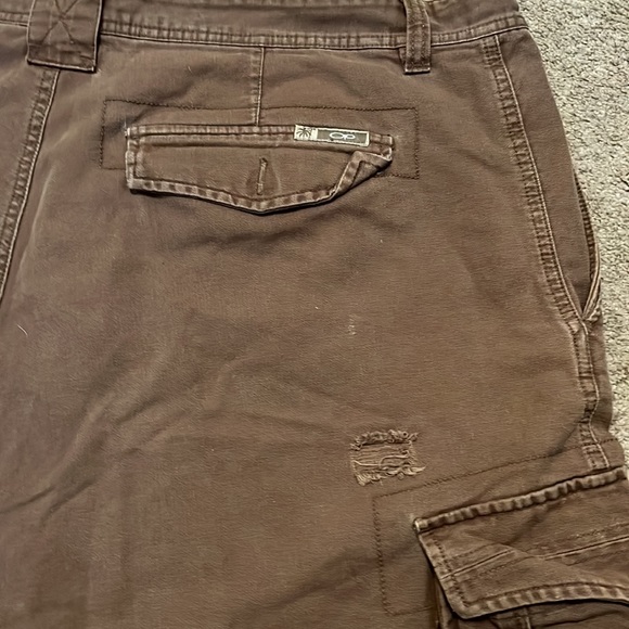 Men’s Brown colored cargo shorts. - Picture 2 of 2